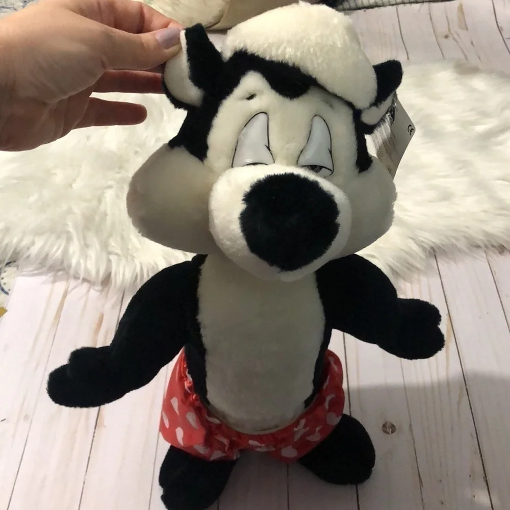 Pepe Le Pew Looney Tunes Valentine Plush